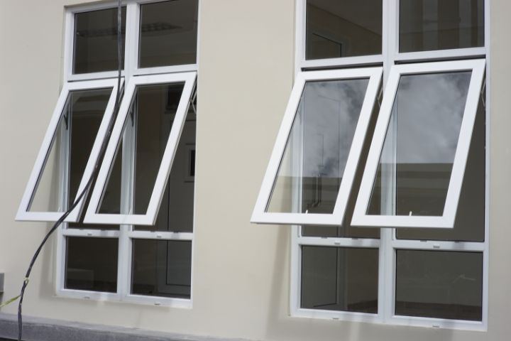 Keunggulan Jendela Jungkit untuk hunian