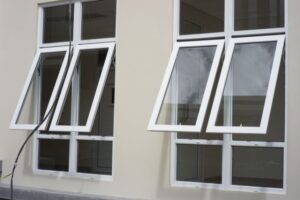 Keunggulan Jendela Jungkit untuk hunian